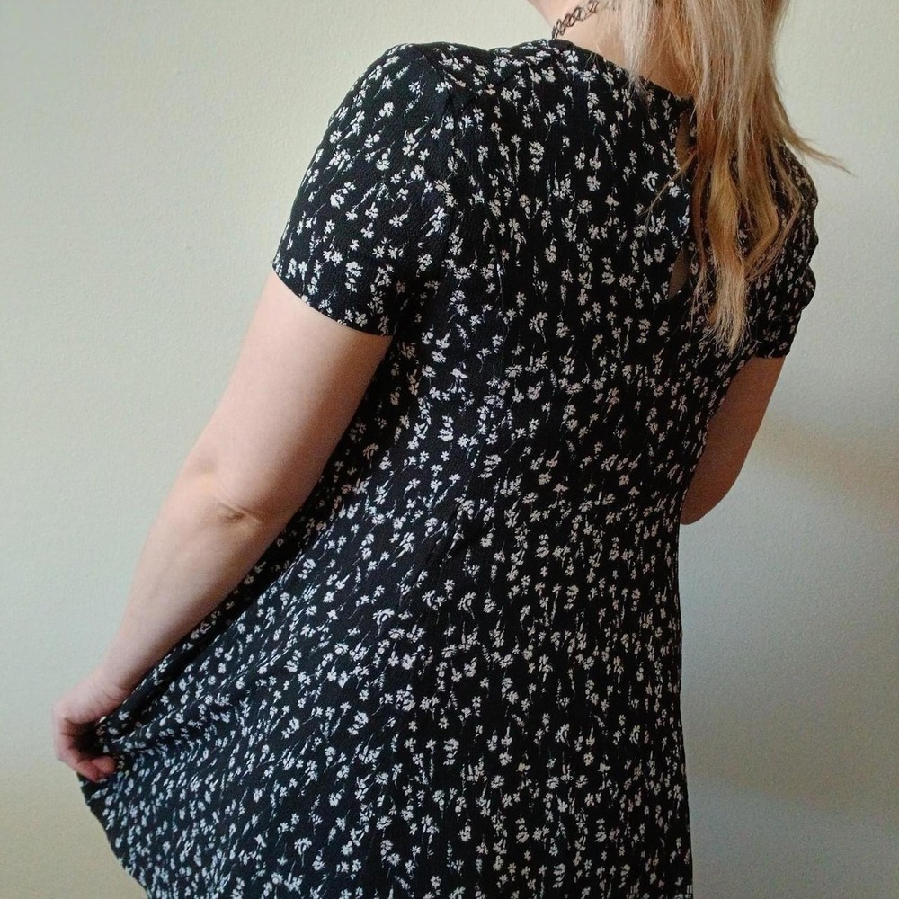 Black White Floral Print Swing Mini Dress Flowy A Line S - Picture 2 of 5